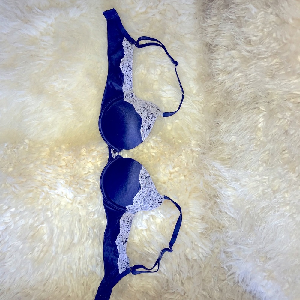 Victoria’s Secret blue lace with rhinestones 32A
